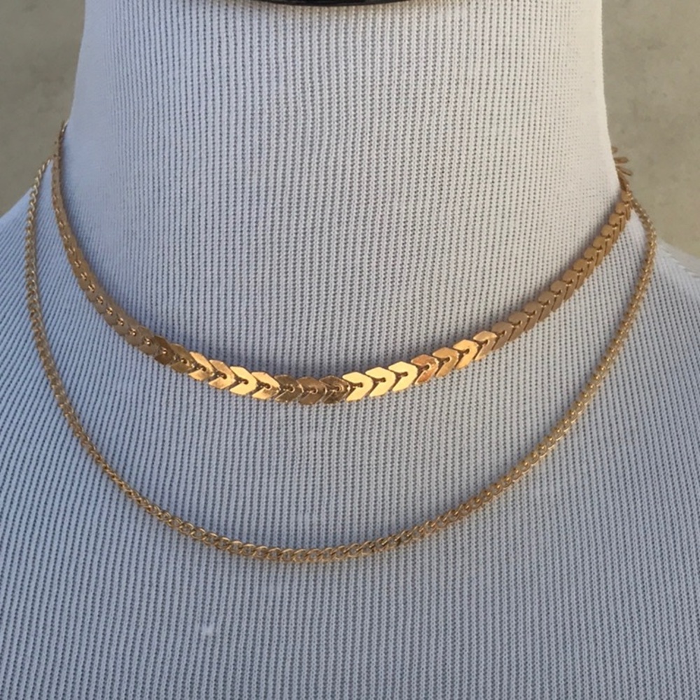 Two Layered Chevron and Chain Choker in gold tone - Picture 2 of 2